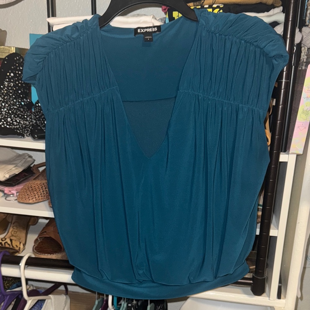 Express short sleeve crop top